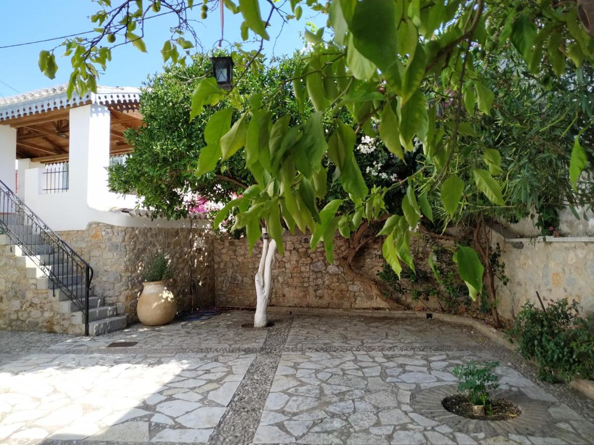 Liknon Guesthouse Villa Galaxidi Exterior foto