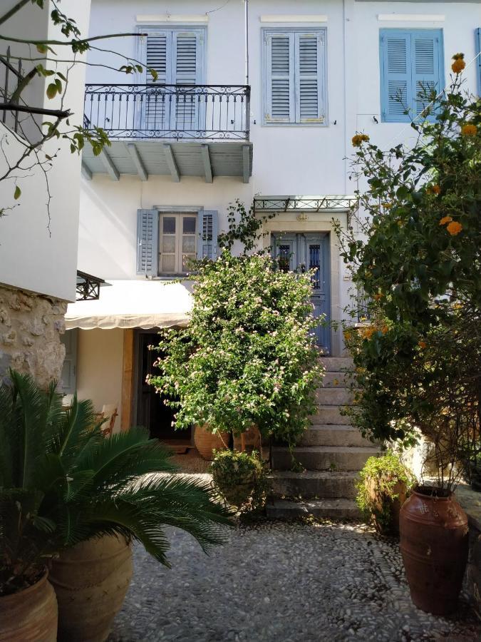 Liknon Guesthouse Villa Galaxidi Exterior foto
